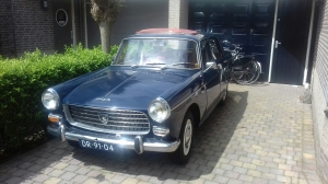 dr-91-04 peugeot 404 voorzijde